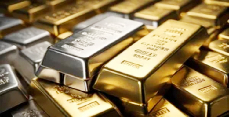 ఒక్కరోజే రూ.30 వేల పతనం! వెండి ధర షాక్‌… బంగారం ఎంత తగ్గిందంటే? Silver crashes ₹30,000 in a single day! How much did gold prices fall?